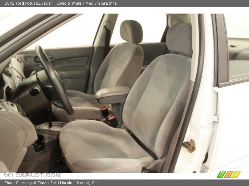 Cloud 9 White / Medium Graphite 2002 Ford Focus SE Sedan