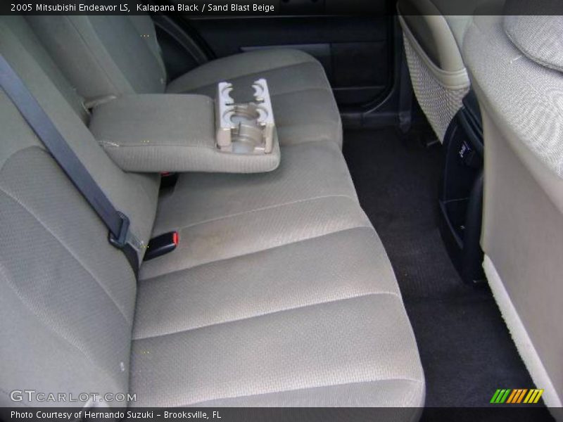 Kalapana Black / Sand Blast Beige 2005 Mitsubishi Endeavor LS