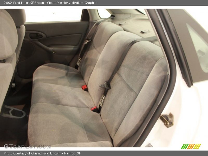 Cloud 9 White / Medium Graphite 2002 Ford Focus SE Sedan