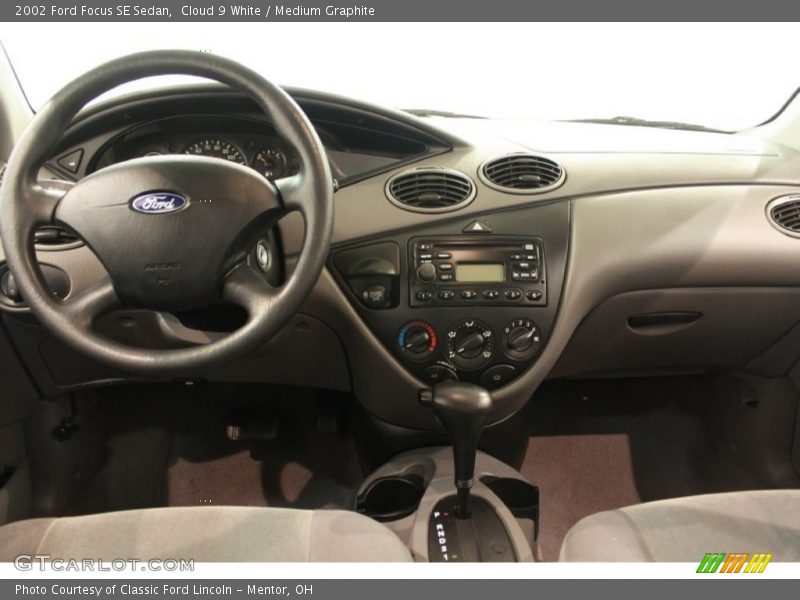 Cloud 9 White / Medium Graphite 2002 Ford Focus SE Sedan
