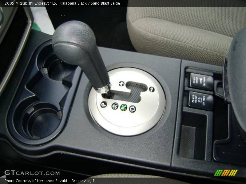 Kalapana Black / Sand Blast Beige 2005 Mitsubishi Endeavor LS