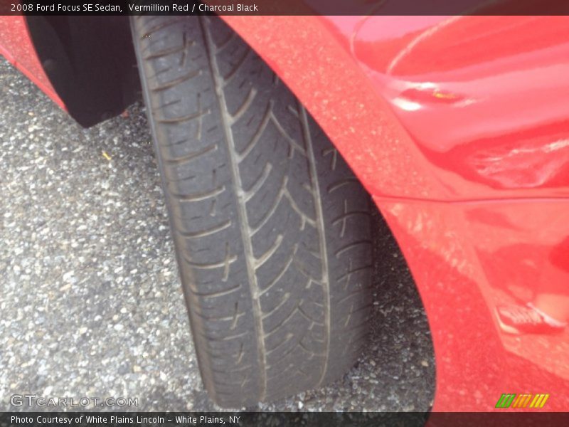 Vermillion Red / Charcoal Black 2008 Ford Focus SE Sedan