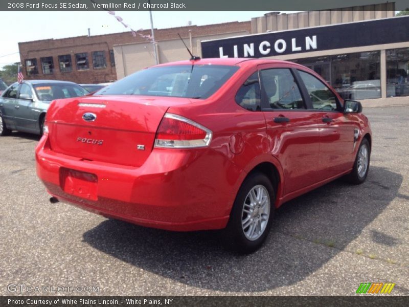 Vermillion Red / Charcoal Black 2008 Ford Focus SE Sedan