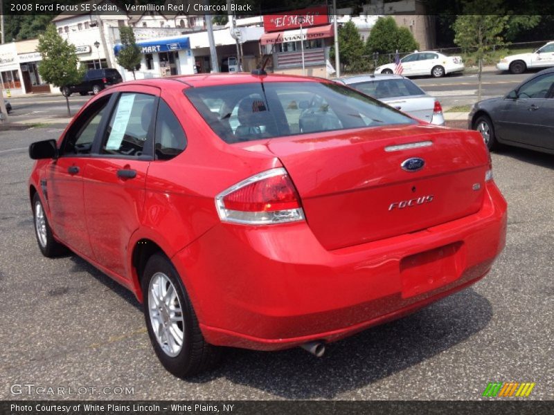 Vermillion Red / Charcoal Black 2008 Ford Focus SE Sedan