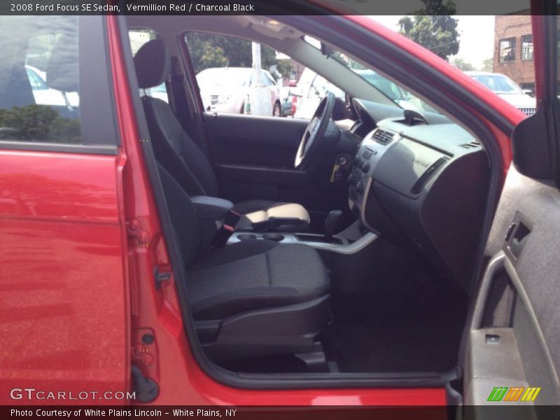 Vermillion Red / Charcoal Black 2008 Ford Focus SE Sedan