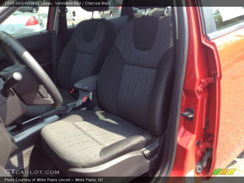 Vermillion Red / Charcoal Black 2008 Ford Focus SE Sedan