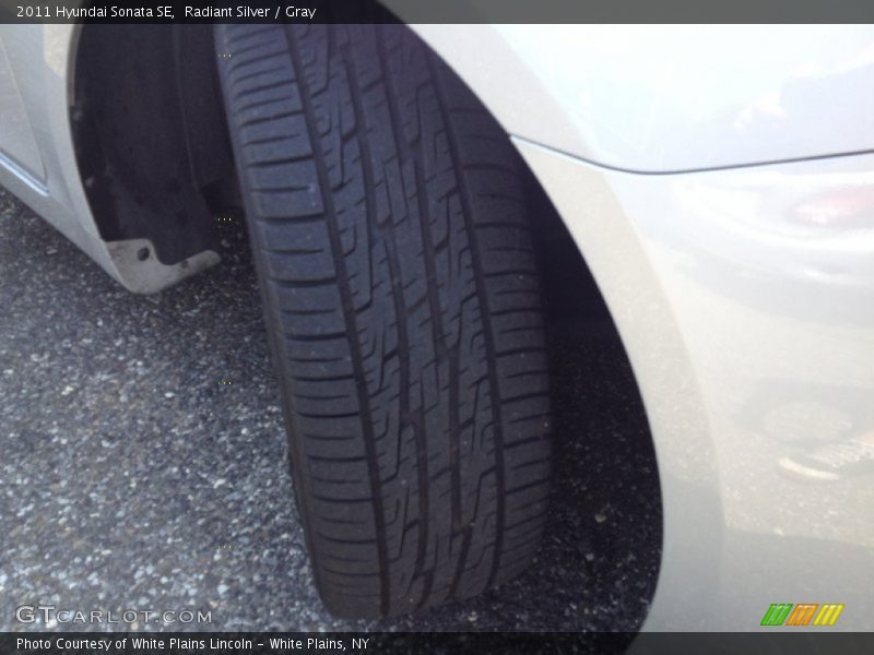 Radiant Silver / Gray 2011 Hyundai Sonata SE