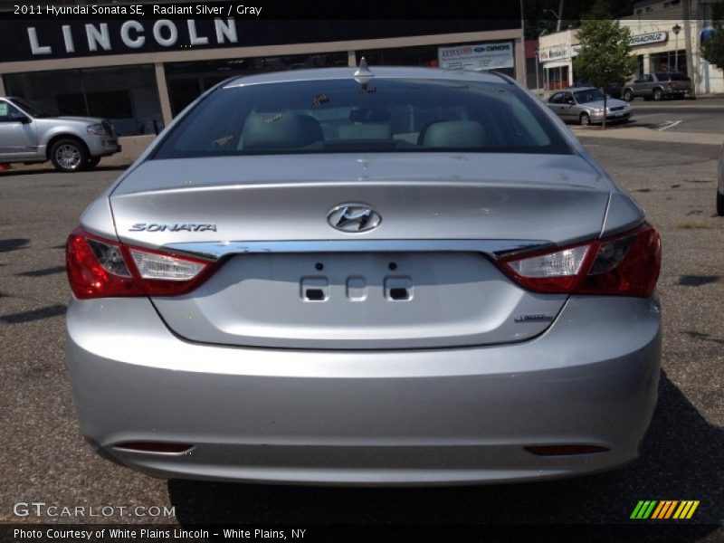Radiant Silver / Gray 2011 Hyundai Sonata SE