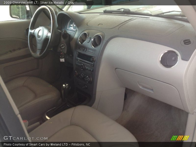 Silver Ice Metallic / Gray 2009 Chevrolet HHR LT