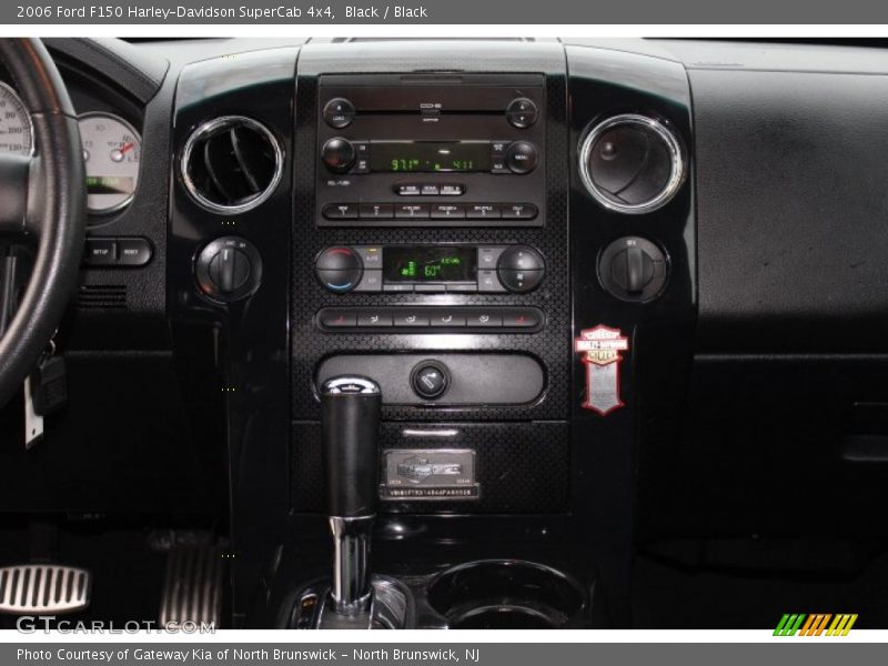 Controls of 2006 F150 Harley-Davidson SuperCab 4x4