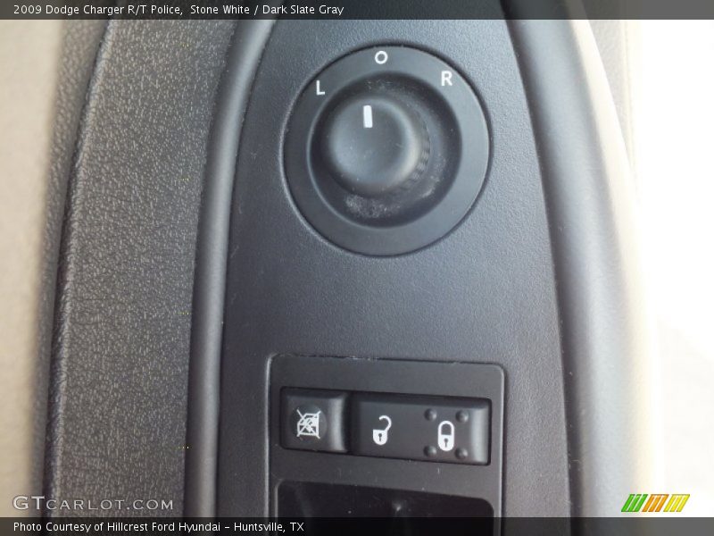 Controls of 2009 Charger R/T Police