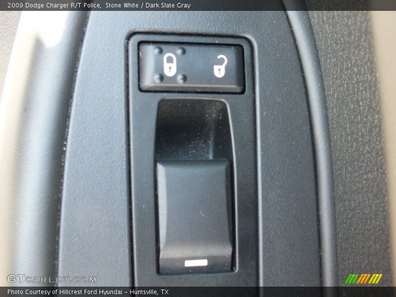 Controls of 2009 Charger R/T Police