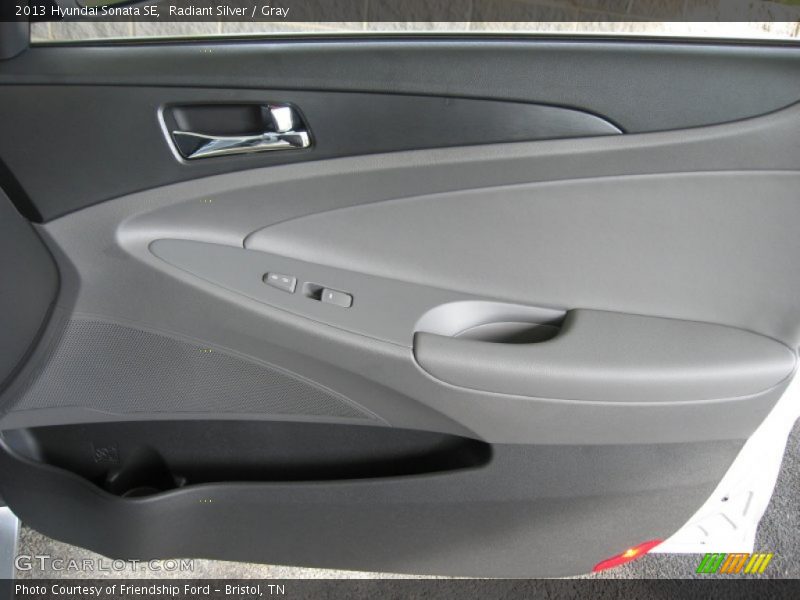Radiant Silver / Gray 2013 Hyundai Sonata SE