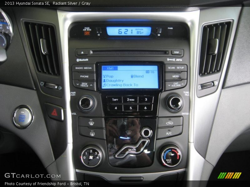 Radiant Silver / Gray 2013 Hyundai Sonata SE