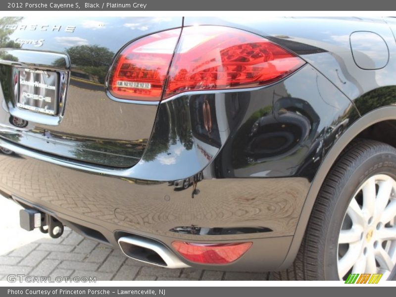 Black / Platinum Grey 2012 Porsche Cayenne S