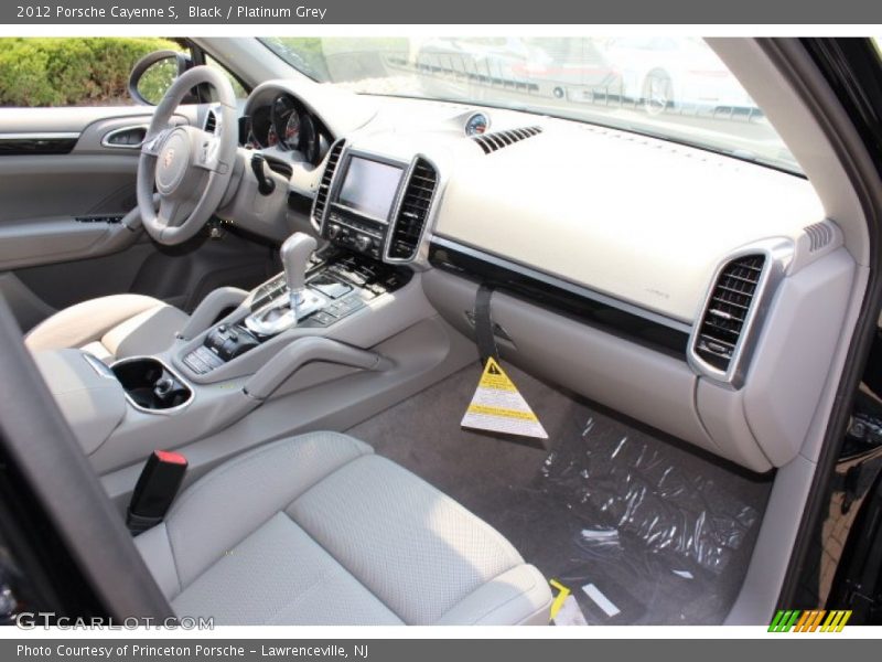 Dashboard of 2012 Cayenne S