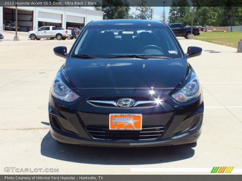 Ultra Black / Black 2013 Hyundai Accent GS 5 Door