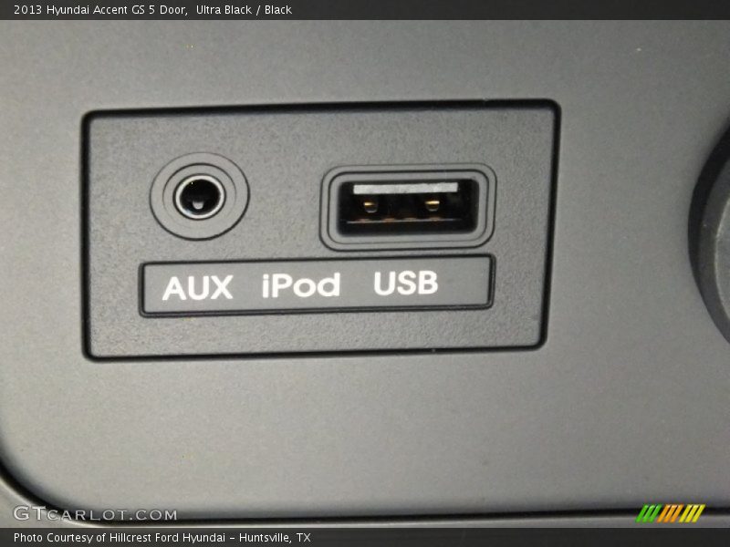Ultra Black / Black 2013 Hyundai Accent GS 5 Door