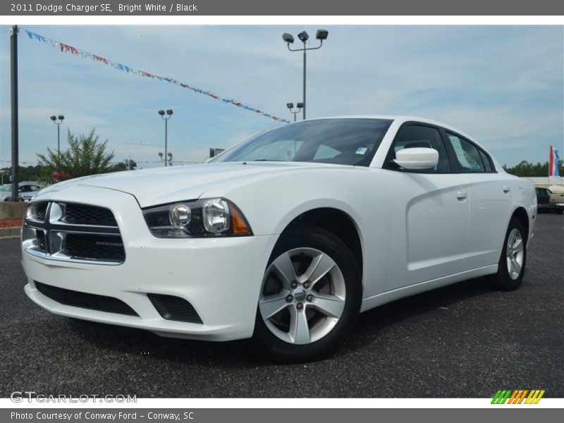 Bright White / Black 2011 Dodge Charger SE