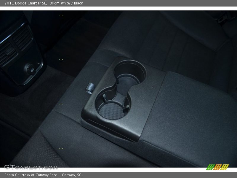 Bright White / Black 2011 Dodge Charger SE