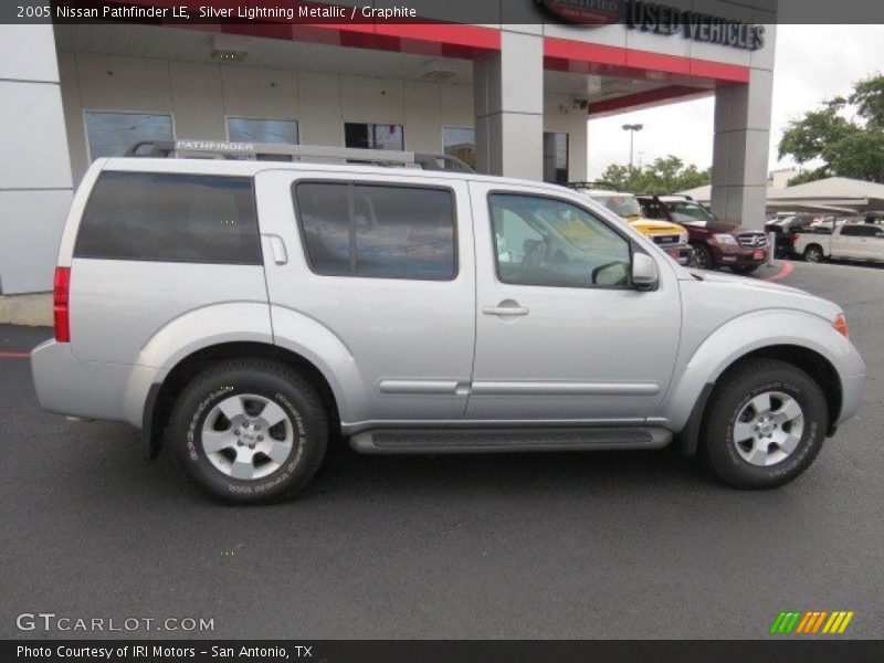 Silver Lightning Metallic / Graphite 2005 Nissan Pathfinder LE