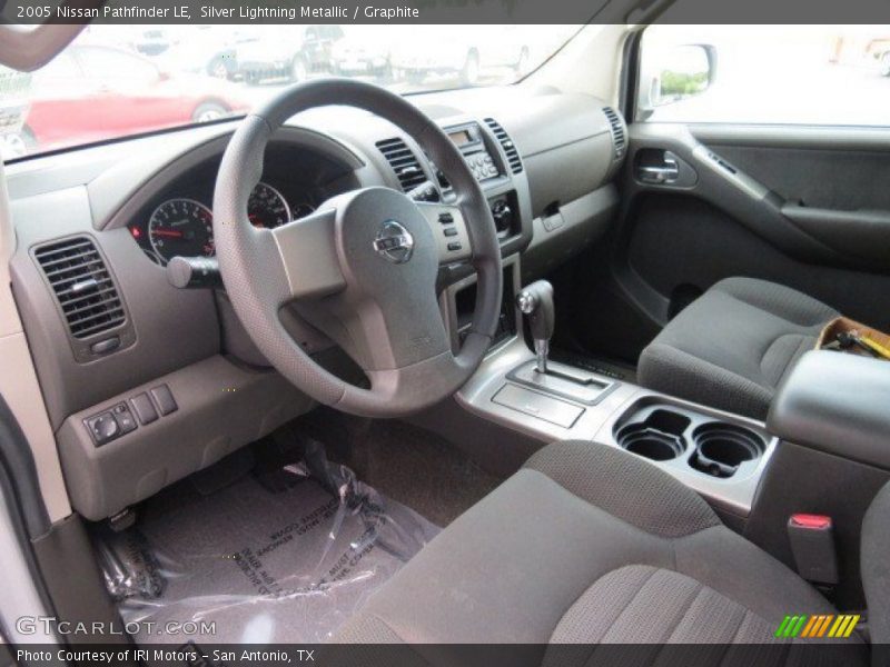 Silver Lightning Metallic / Graphite 2005 Nissan Pathfinder LE