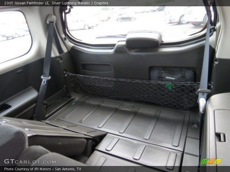Silver Lightning Metallic / Graphite 2005 Nissan Pathfinder LE