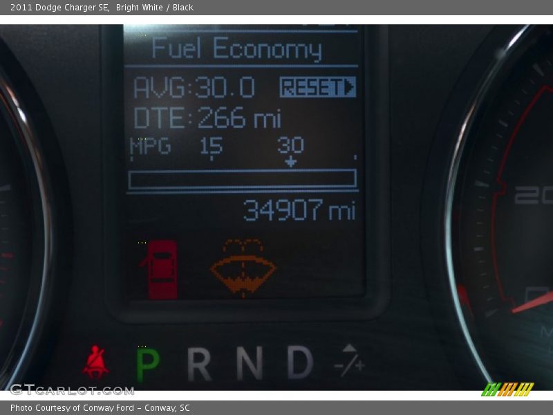 Bright White / Black 2011 Dodge Charger SE