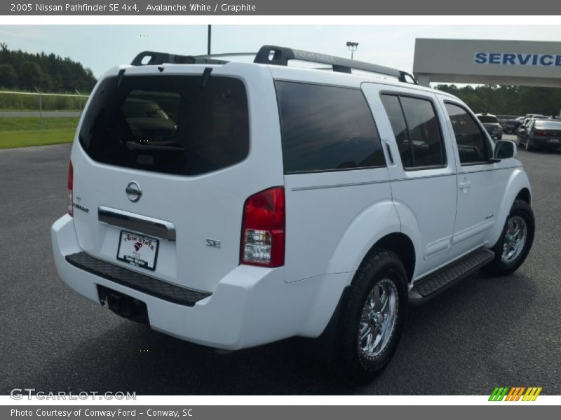Avalanche White / Graphite 2005 Nissan Pathfinder SE 4x4