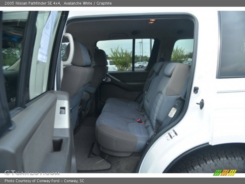 Avalanche White / Graphite 2005 Nissan Pathfinder SE 4x4