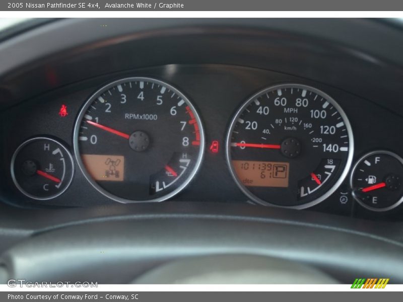 Avalanche White / Graphite 2005 Nissan Pathfinder SE 4x4