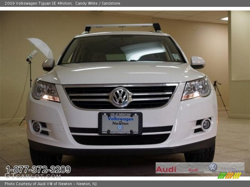 Candy White / Sandstone 2009 Volkswagen Tiguan SE 4Motion