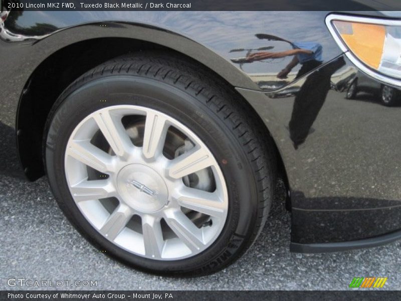 Tuxedo Black Metallic / Dark Charcoal 2010 Lincoln MKZ FWD
