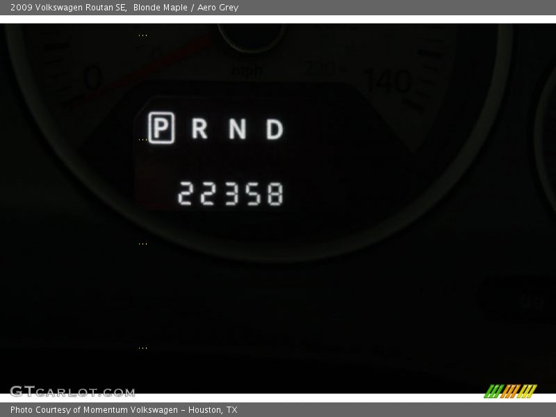 Blonde Maple / Aero Grey 2009 Volkswagen Routan SE