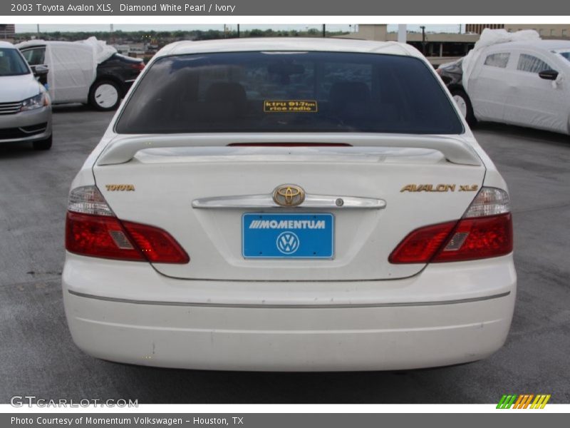 Diamond White Pearl / Ivory 2003 Toyota Avalon XLS