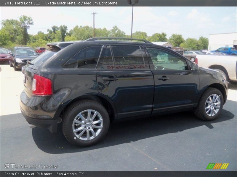 Tuxedo Black Metallic / Medium Light Stone 2013 Ford Edge SEL