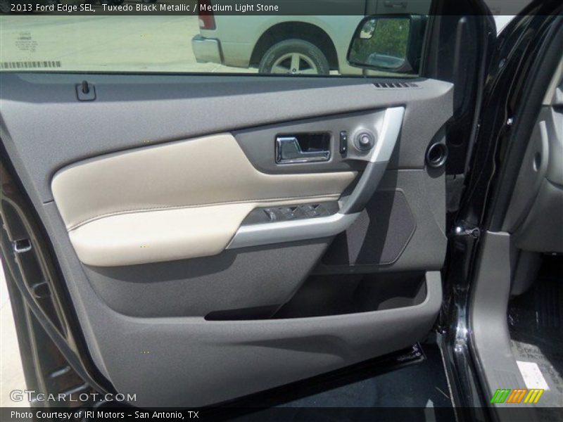 Tuxedo Black Metallic / Medium Light Stone 2013 Ford Edge SEL