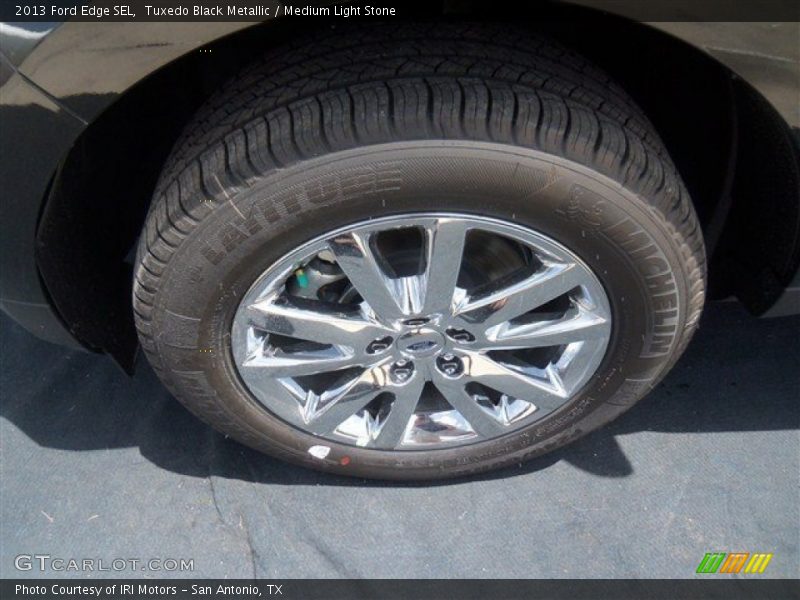 Tuxedo Black Metallic / Medium Light Stone 2013 Ford Edge SEL