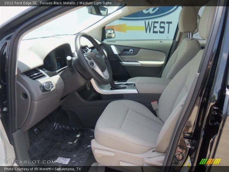 Tuxedo Black Metallic / Medium Light Stone 2013 Ford Edge SE