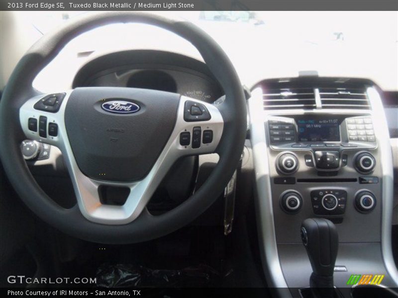 Tuxedo Black Metallic / Medium Light Stone 2013 Ford Edge SE