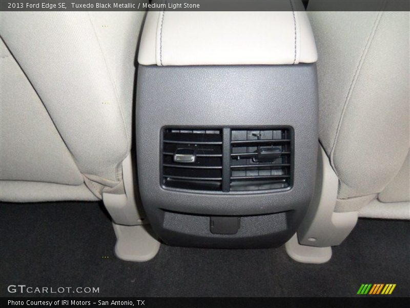 Tuxedo Black Metallic / Medium Light Stone 2013 Ford Edge SE