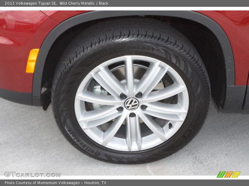 Wild Cherry Metallic / Black 2013 Volkswagen Tiguan SE
