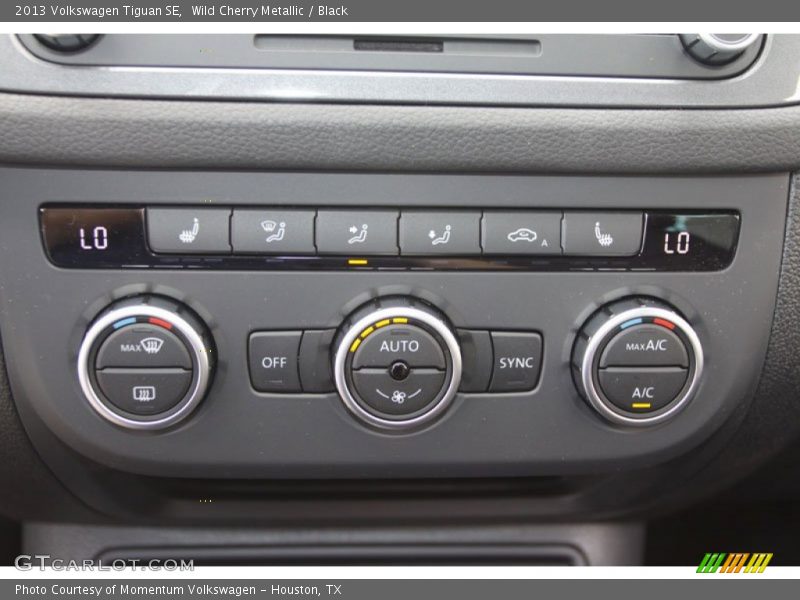 Controls of 2013 Tiguan SE