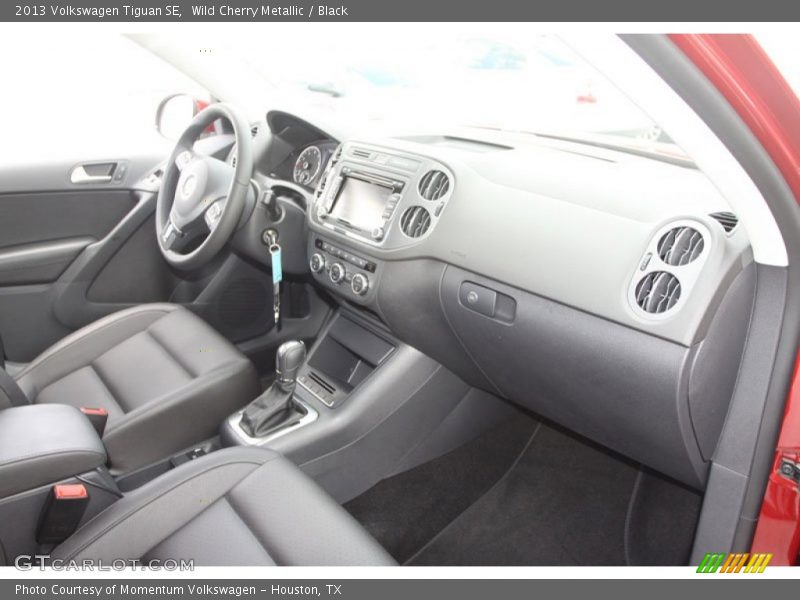 Wild Cherry Metallic / Black 2013 Volkswagen Tiguan SE