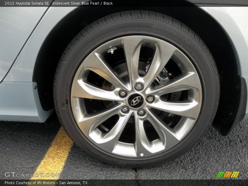Iridescent Silver Blue Pearl / Black 2013 Hyundai Sonata SE
