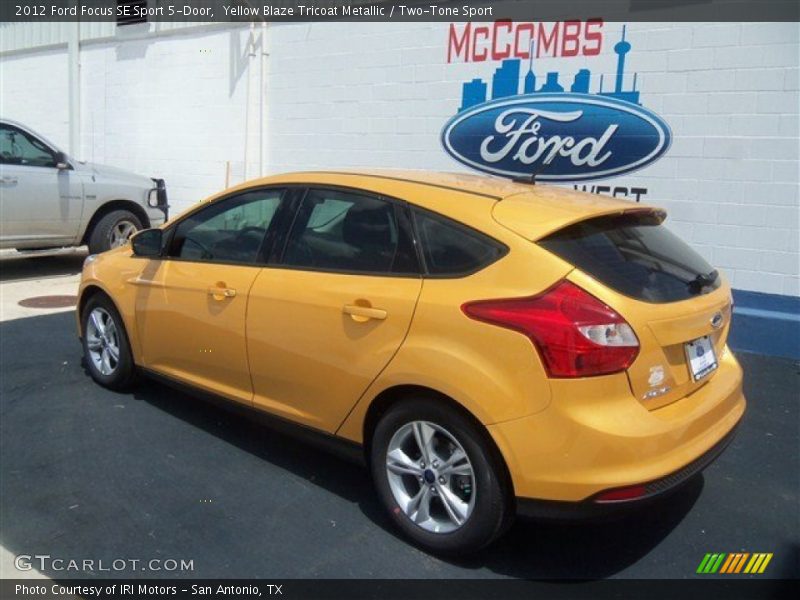 Yellow Blaze Tricoat Metallic / Two-Tone Sport 2012 Ford Focus SE Sport 5-Door