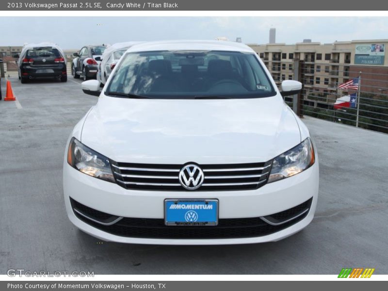 Candy White / Titan Black 2013 Volkswagen Passat 2.5L SE