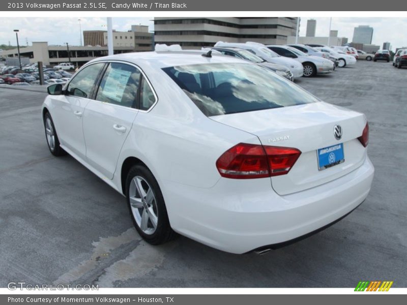 Candy White / Titan Black 2013 Volkswagen Passat 2.5L SE