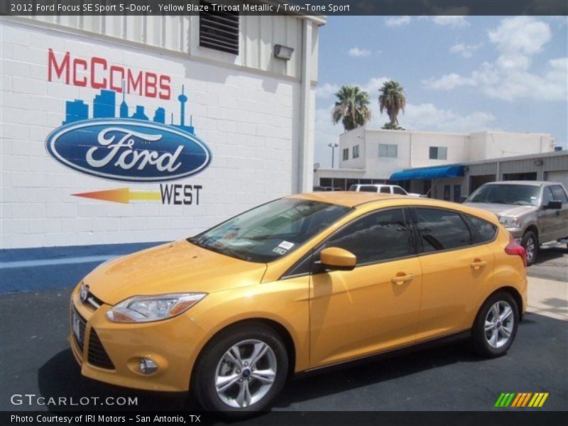 Yellow Blaze Tricoat Metallic / Two-Tone Sport 2012 Ford Focus SE Sport 5-Door