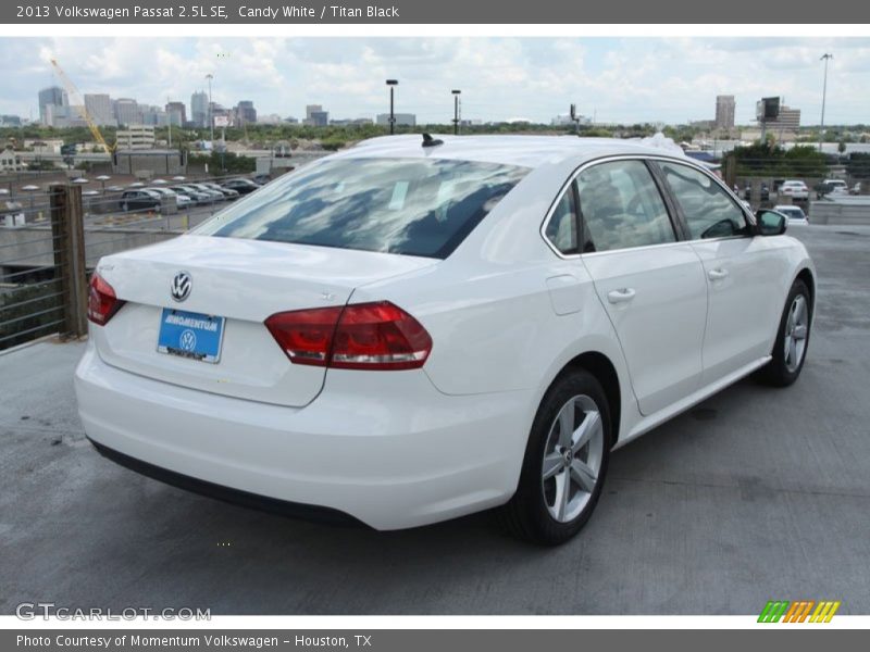 Candy White / Titan Black 2013 Volkswagen Passat 2.5L SE